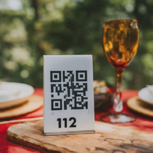 it is a best practice to indicate the table number besides a restaurant QR code menu